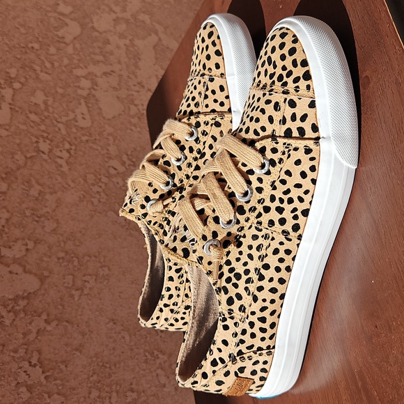 Blowfish Malibu Maxine Cheetah Leopard Print Slip-on Sneakers Tennis Shoes 9 - Picture 1 of 11